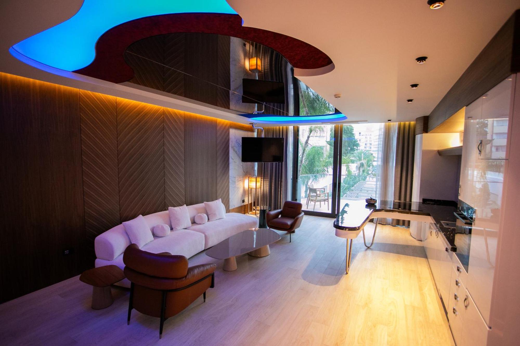 Deluxe Suite