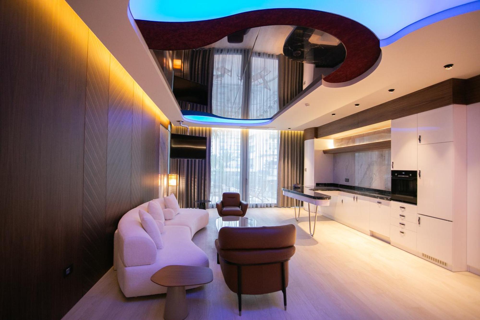 Deluxe Suite