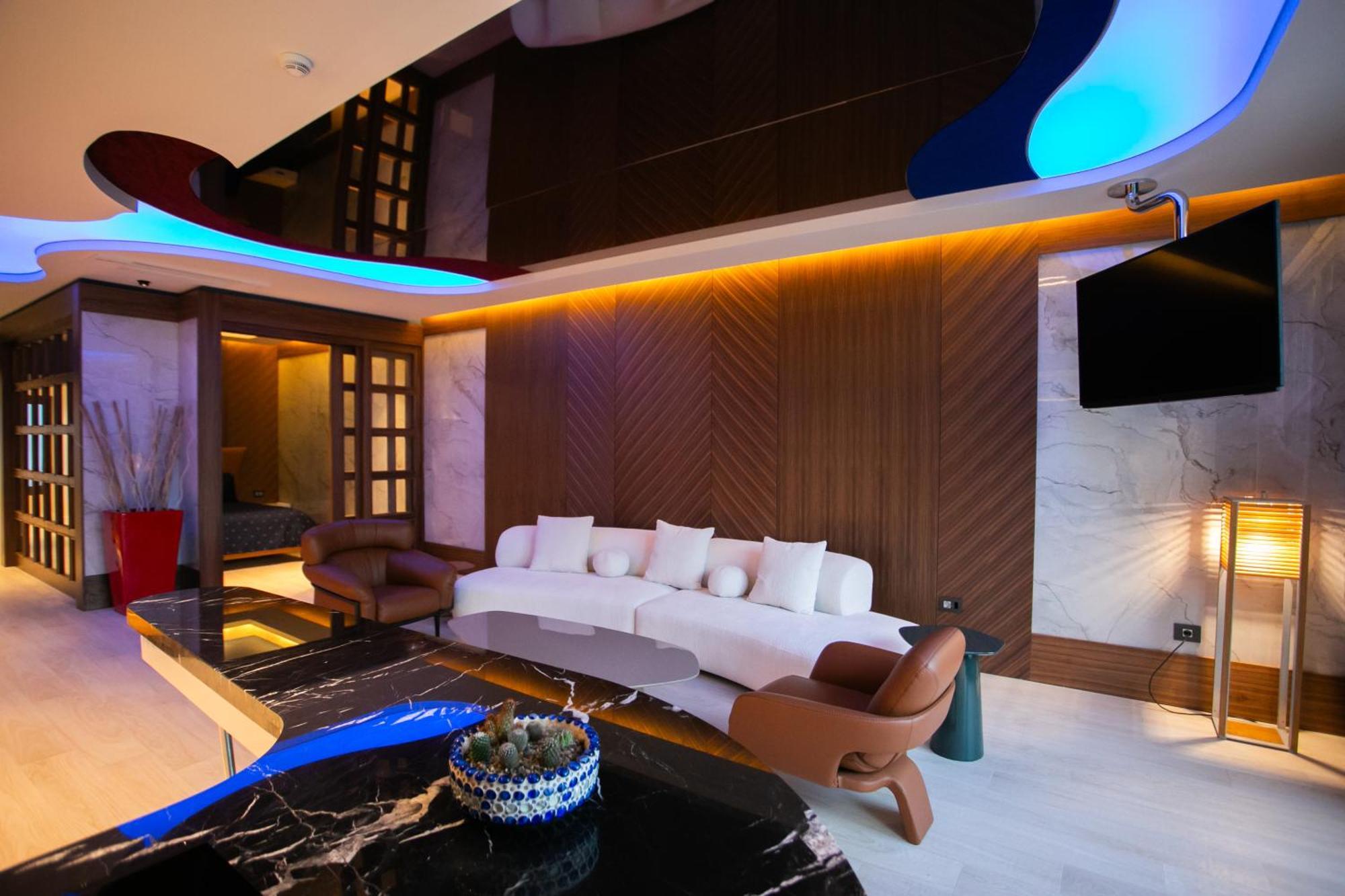 Deluxe Suite